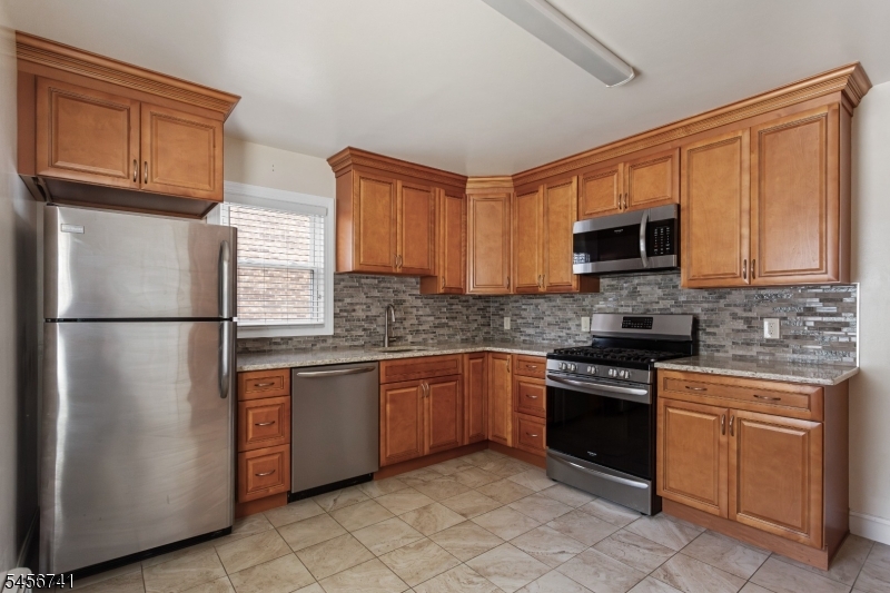 418 President St Property Photo 11