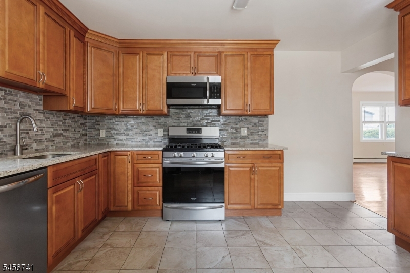 418 President St Property Photo 13