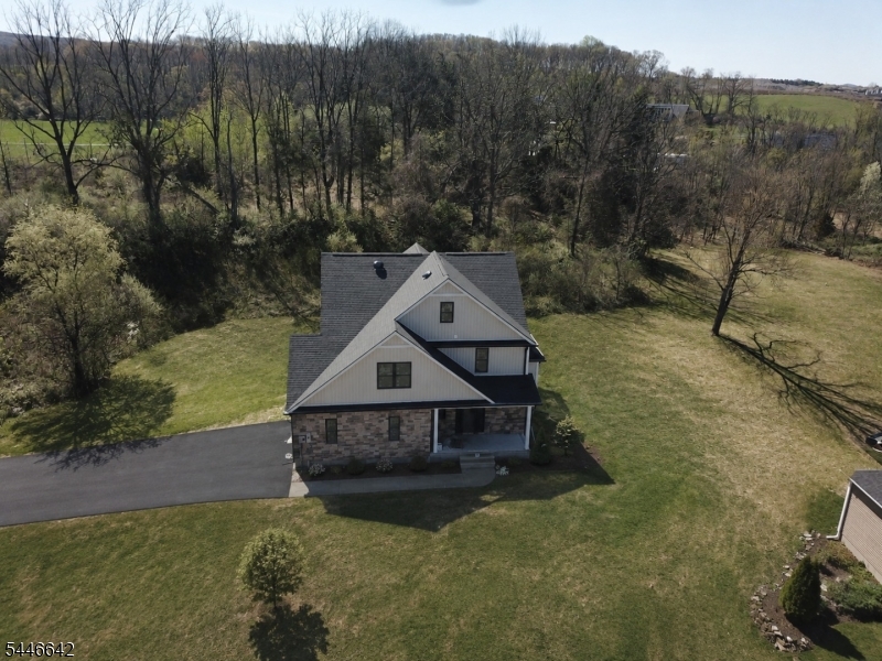 5 Emerald Dr Property Photo 3