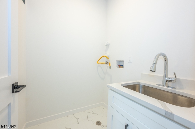 5 Emerald Dr Property Photo 11