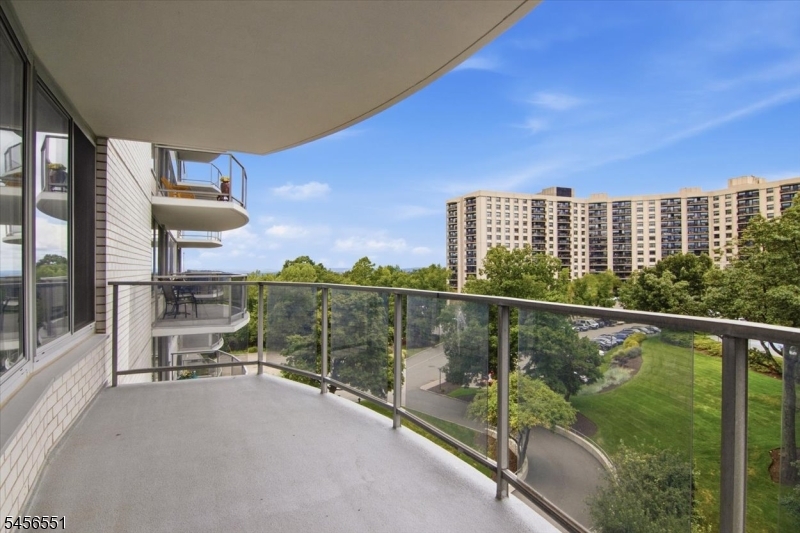 1 Claridge Dr 501 Property Photo 41