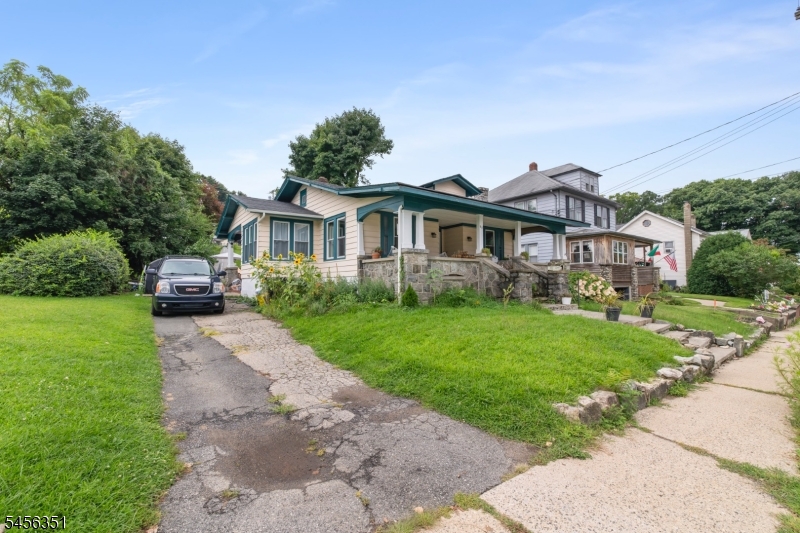 80 Allen St Property Photo 1