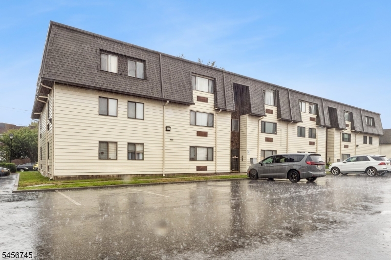 46 Watsessing Avenue, B-12 B-12 Property Photo 2