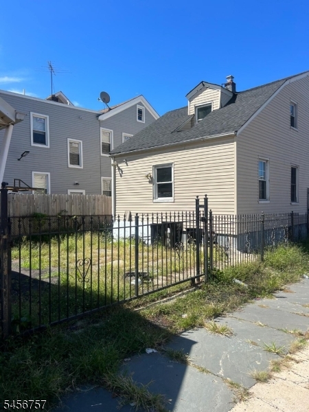 232 Eastern Pkwy Property Photo 22