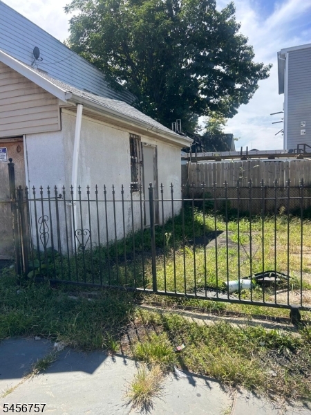 232 Eastern Pkwy Property Photo 24