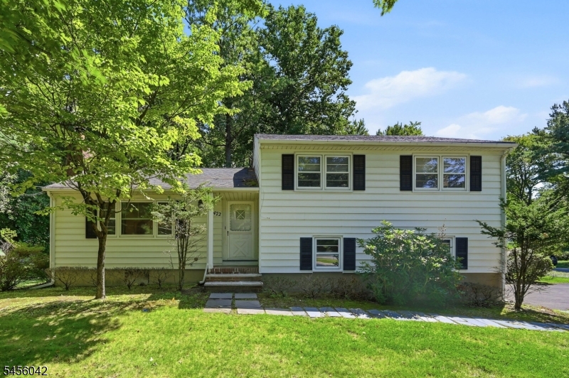 472 Cedar Hill Ave Property Photo 1
