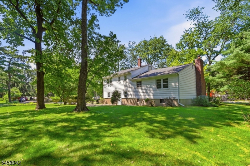 472 Cedar Hill Ave Property Photo 8