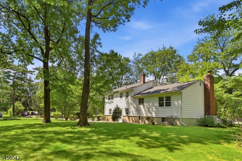 472 Cedar Hill Ave Property Photo 9