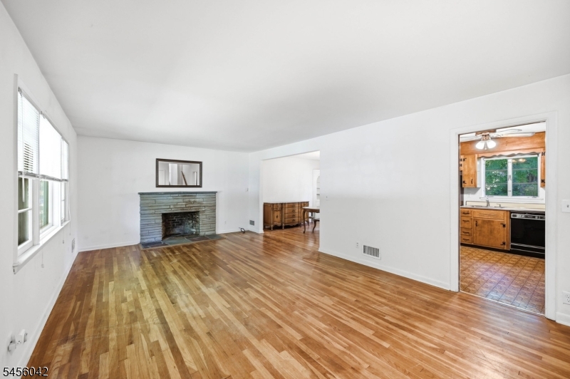 472 Cedar Hill Ave Property Photo 11