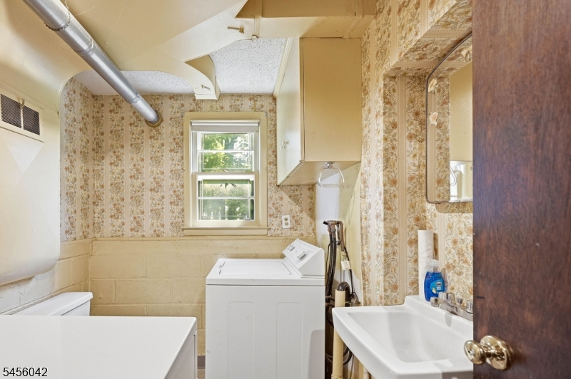 472 Cedar Hill Ave Property Photo 40