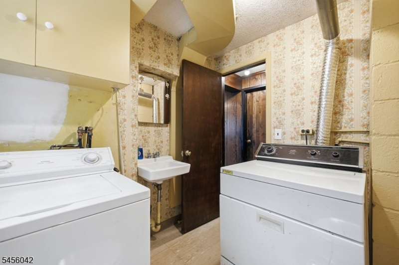 472 Cedar Hill Ave Property Photo 41