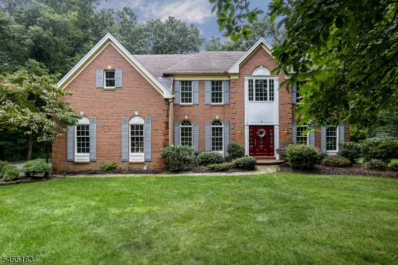 10 Ashley Dr Property Photo 1