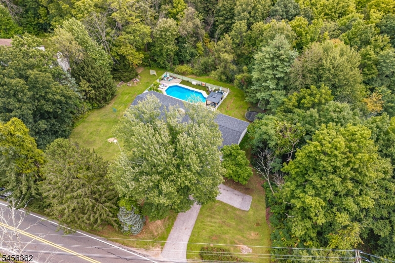 84 Lake Wallkill Rd Property Photo 3
