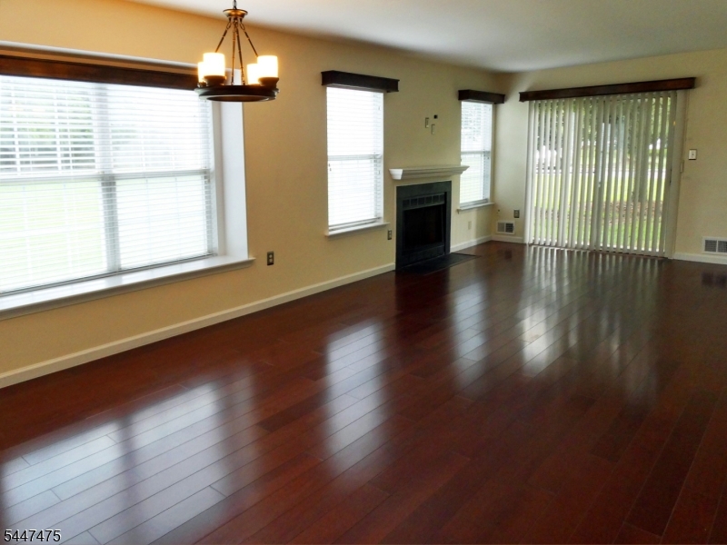 124 Winchester Way Property Photo 3