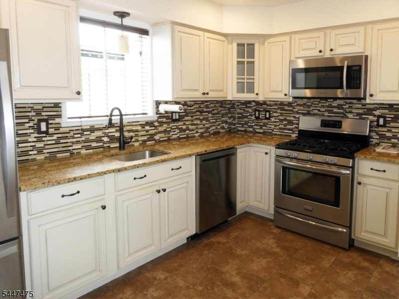 124 Winchester Way Property Photo 5