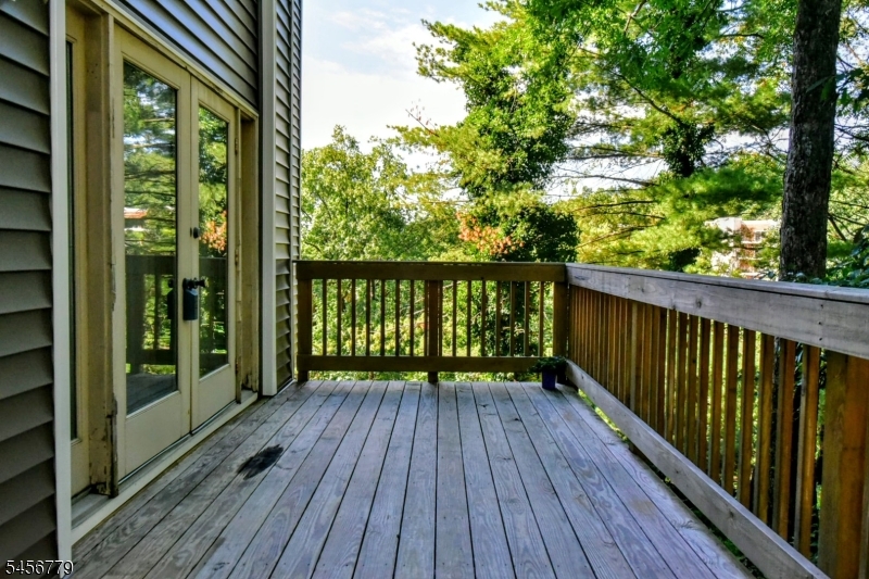 606 Skyline Dr Property Photo 4