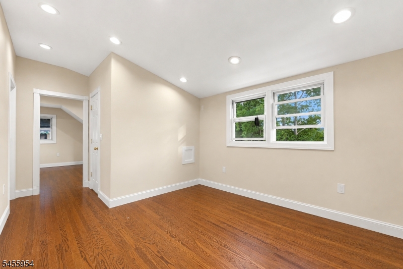 683 Mill St Property Photo 3