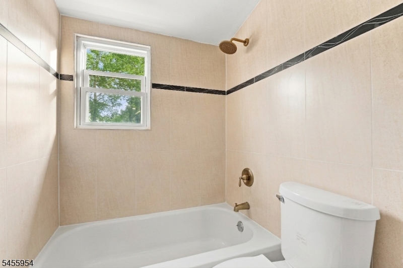 683 Mill St Property Photo 10
