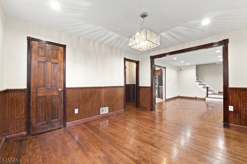683 Mill St Property Photo 16