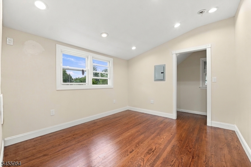 683 Mill St Property Photo 26