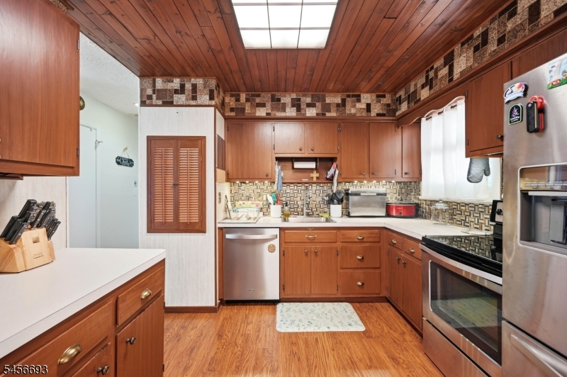 25 Elm Tree Rd Property Photo 8