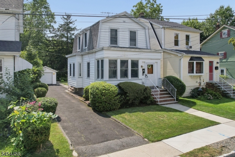 11 Concord Ave Property Photo 1