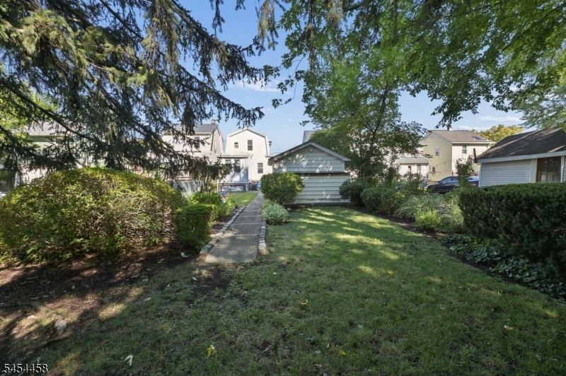 11 Concord Ave Property Photo 5