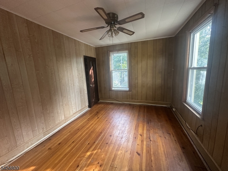 84 Arnold Ter Property Photo 10