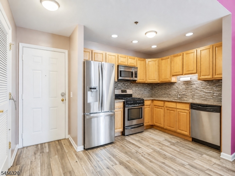 19 Market Street 401 Property Photo 4