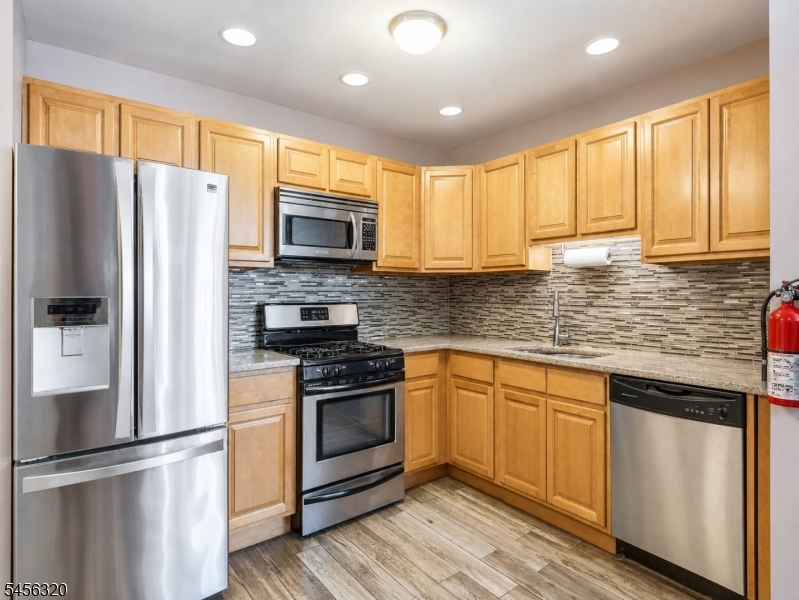 19 Market Street 401 Property Photo 5