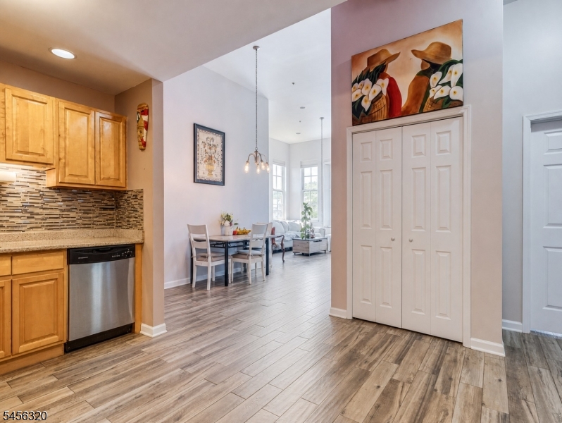 19 Market Street 401 Property Photo 6
