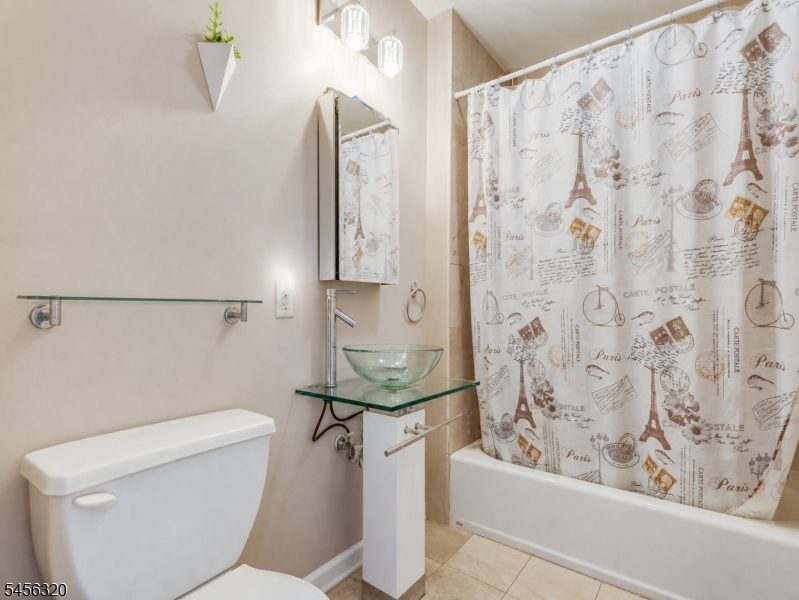 19 Market Street 401 Property Photo 15