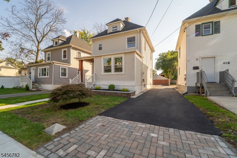 420 John St Property Photo 4