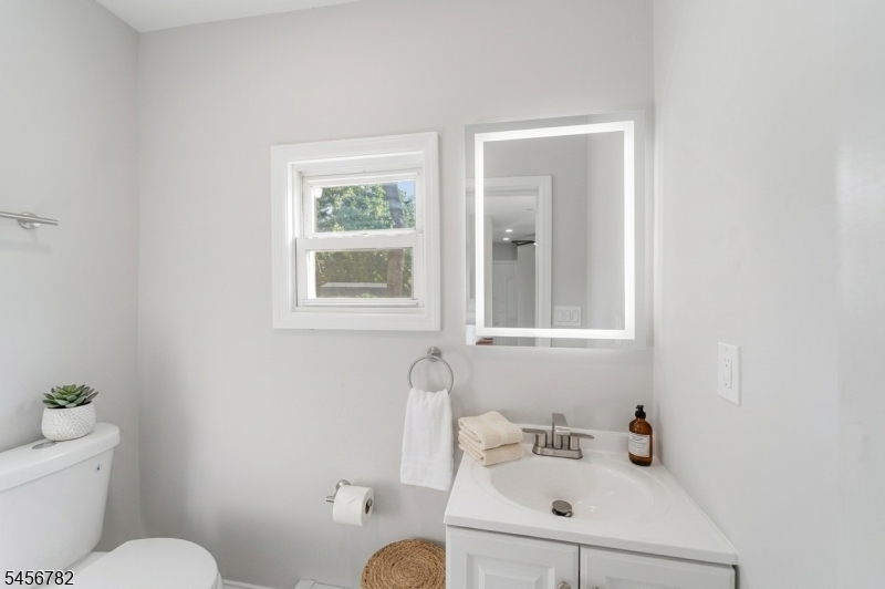 420 John St Property Photo 15