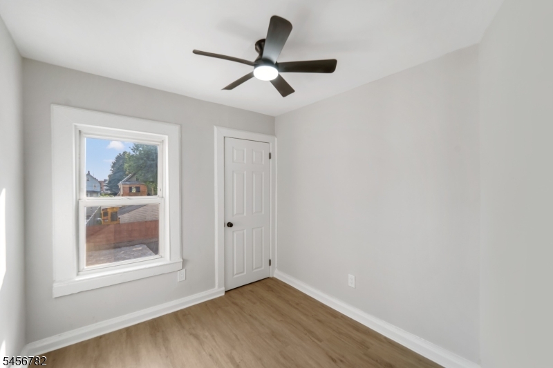 420 John St Property Photo 19