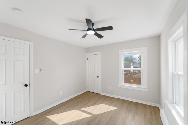 420 John St Property Photo 21