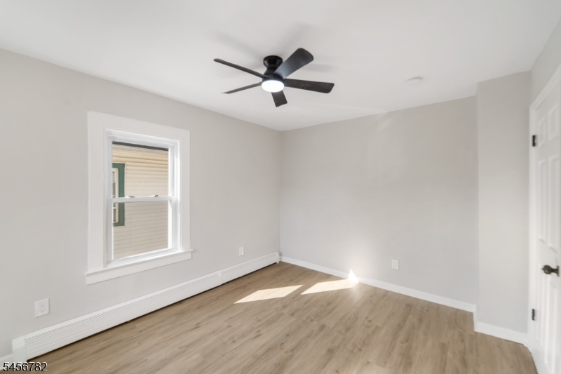 420 John St Property Photo 22