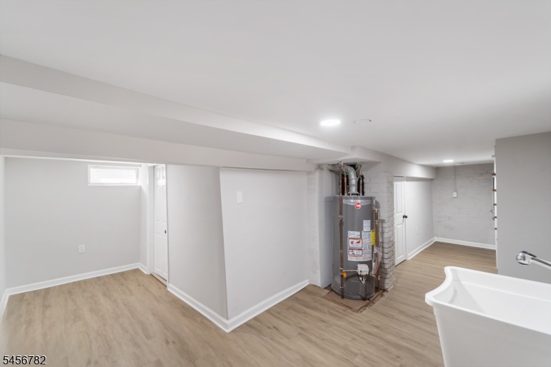 420 John St Property Photo 35
