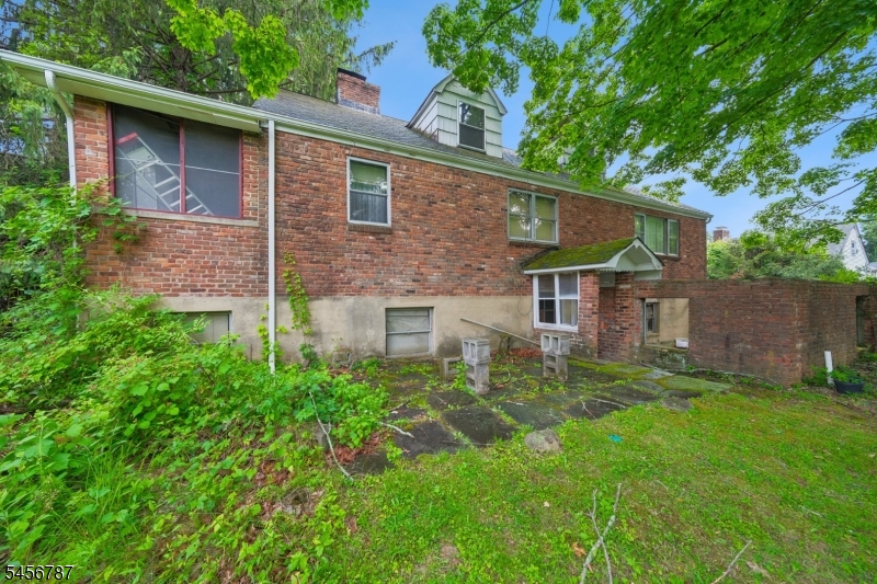 321 Saint Cloud Ave Property Photo 6
