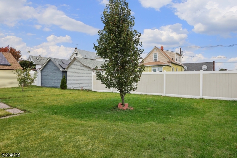825 Dennis Pl Property Photo 25