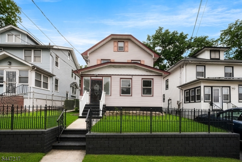 149 Summer Ave Property Photo 1