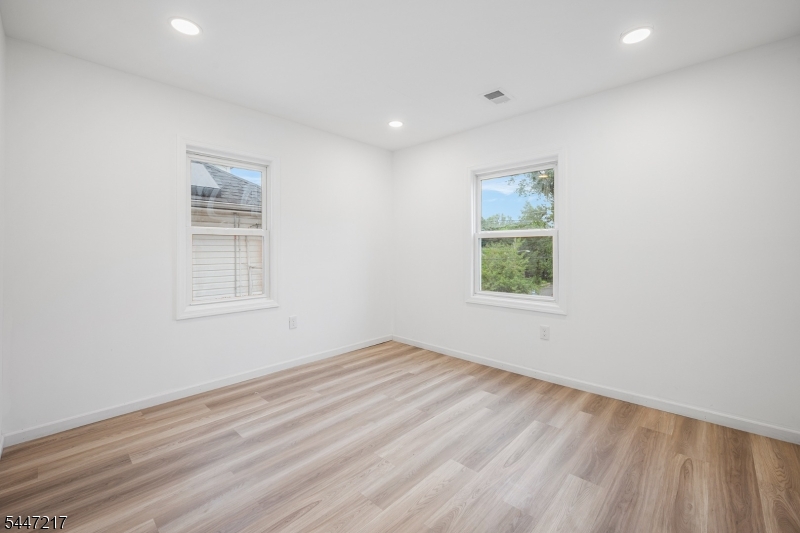 149 Summer Ave Property Photo 17