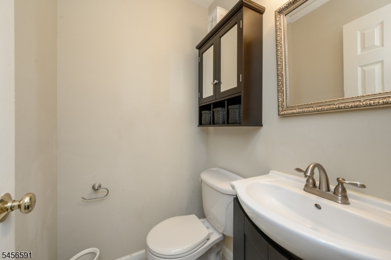 18 Deanna Dr 47 Property Photo 24