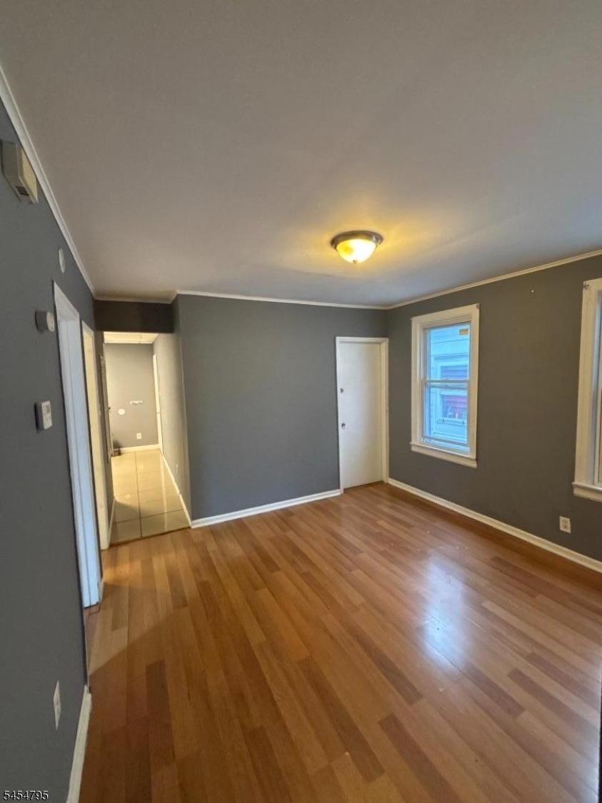 28 Leslie Pl 2 Property Photo 2