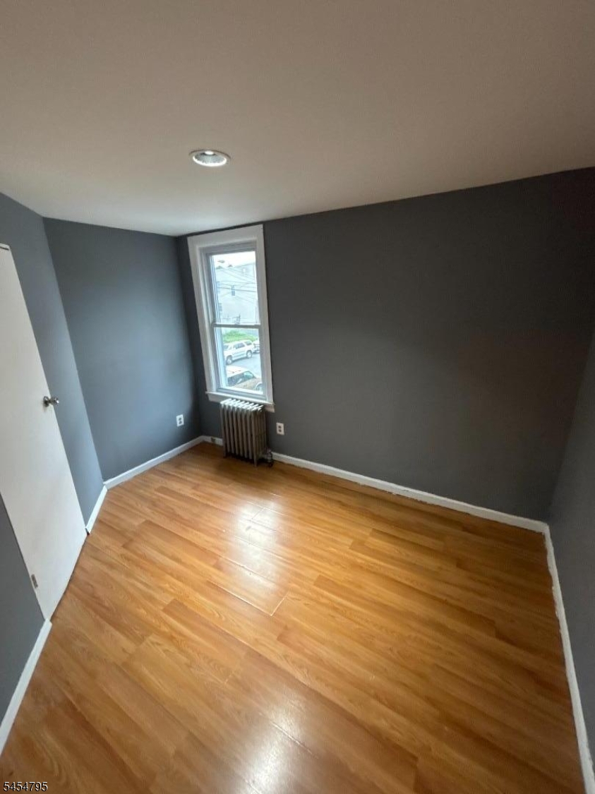 28 Leslie Pl 2 Property Photo 11
