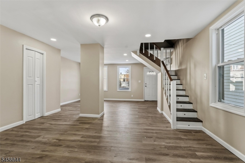 11 Tichenor Ter Property Photo 1
