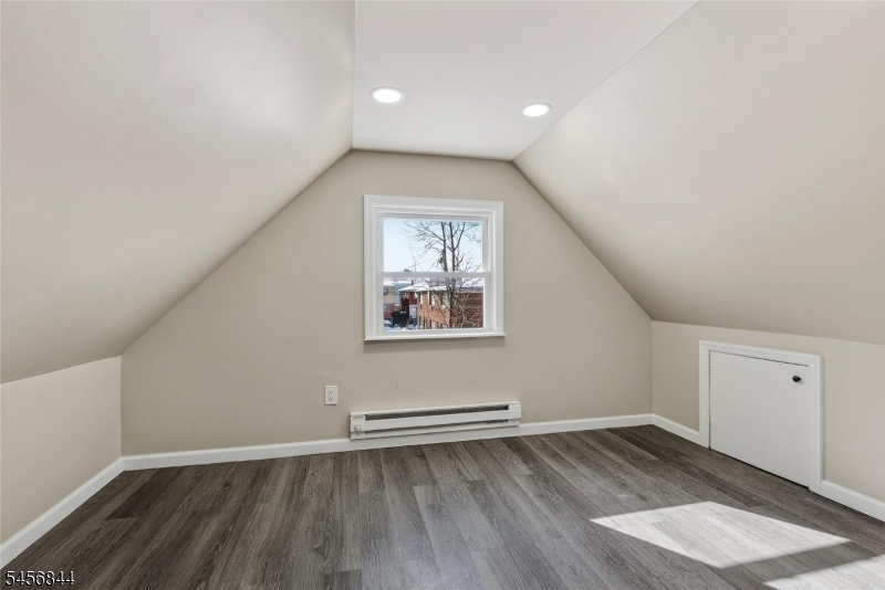 11 Tichenor Ter Property Photo 14