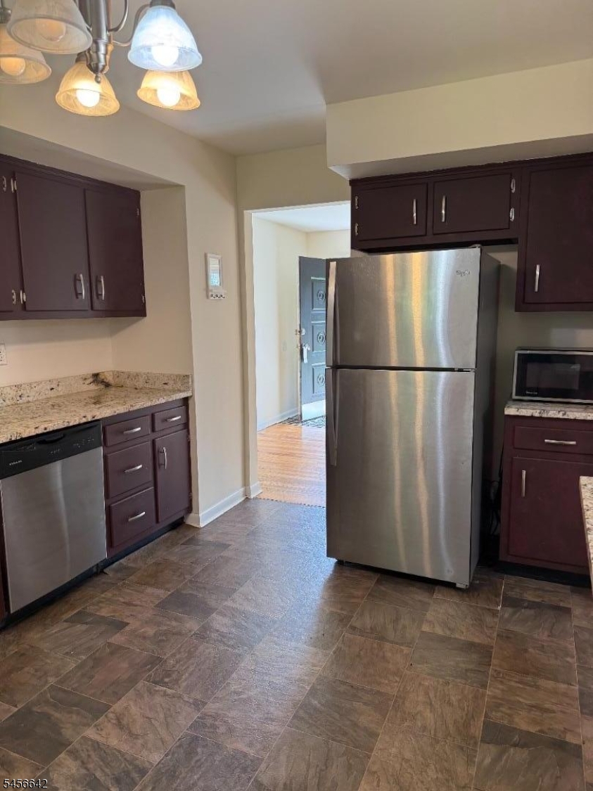 403 Longview Ct Property Photo 4