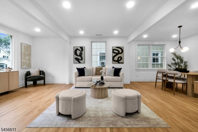 33 Wall St Property Photo 4