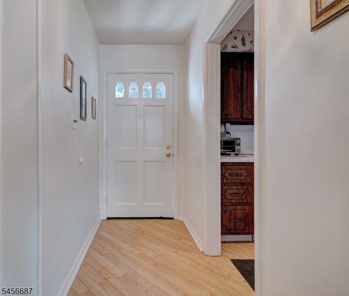 14 Holmes St Property Photo 8